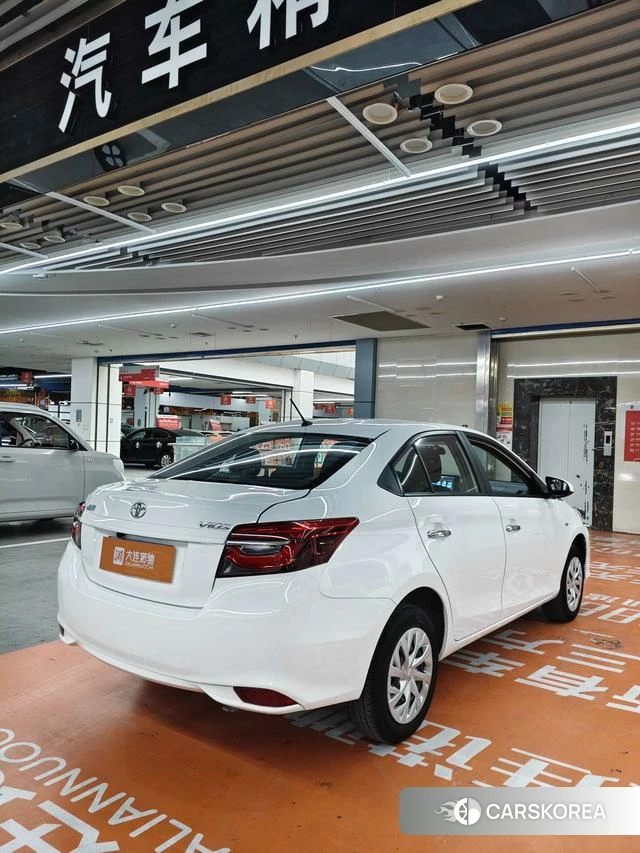 Toyota Vios 2023 Белый из Китая