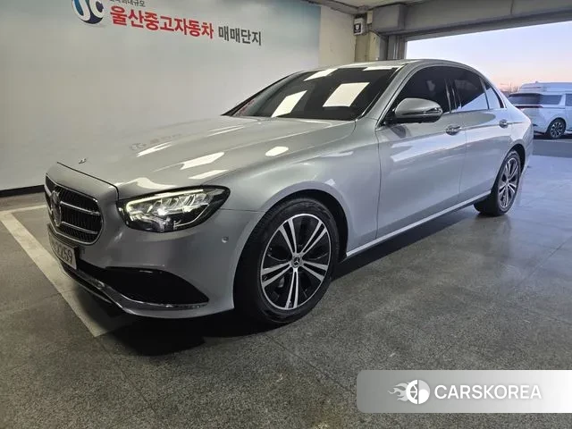 Mercedes-Benz E-Class W213 2022 Серебристо-серый из Кореи