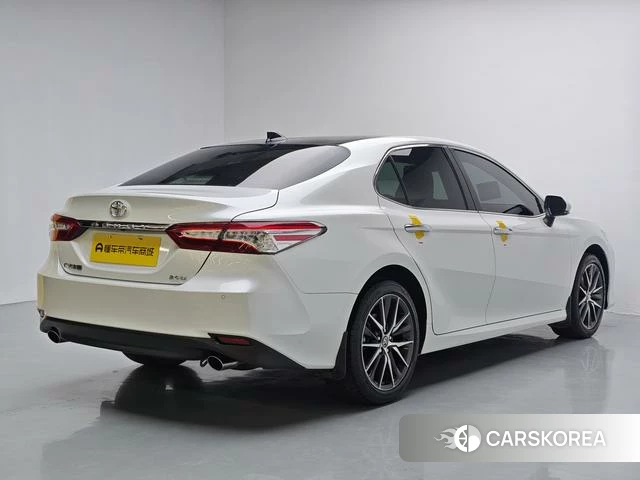 Toyota Camry 2022 Белый из Китая
