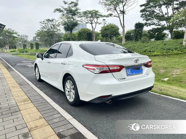Toyota Camry 2021 Белый из Китая