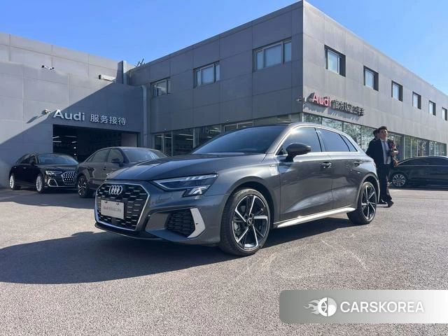 Audi A3 2024 Темно-серый из Китая