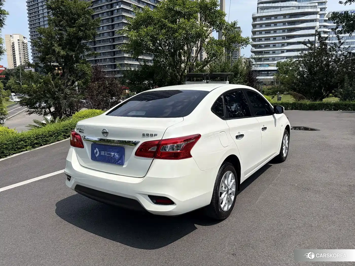 Nissan Sylphy 2023 Белый из Китая
