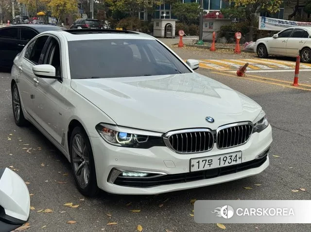 BMW 5 Series (G30) 2018 Белый из Кореи