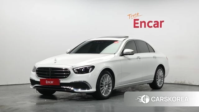 Mercedes-Benz E-Class W213 2022 Белый из Кореи