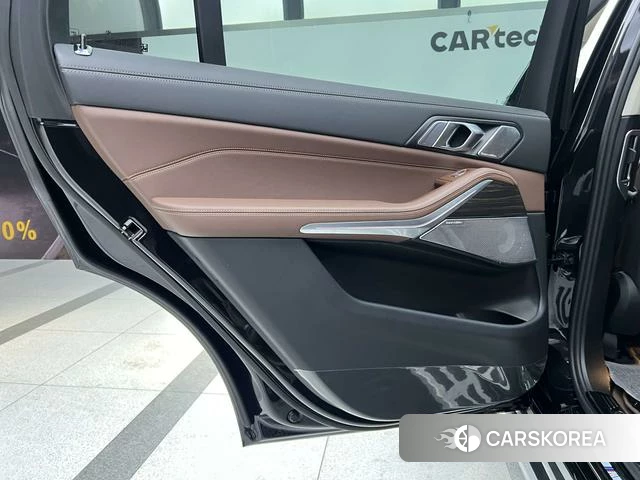 BMW X7 2025 Черный из Китая