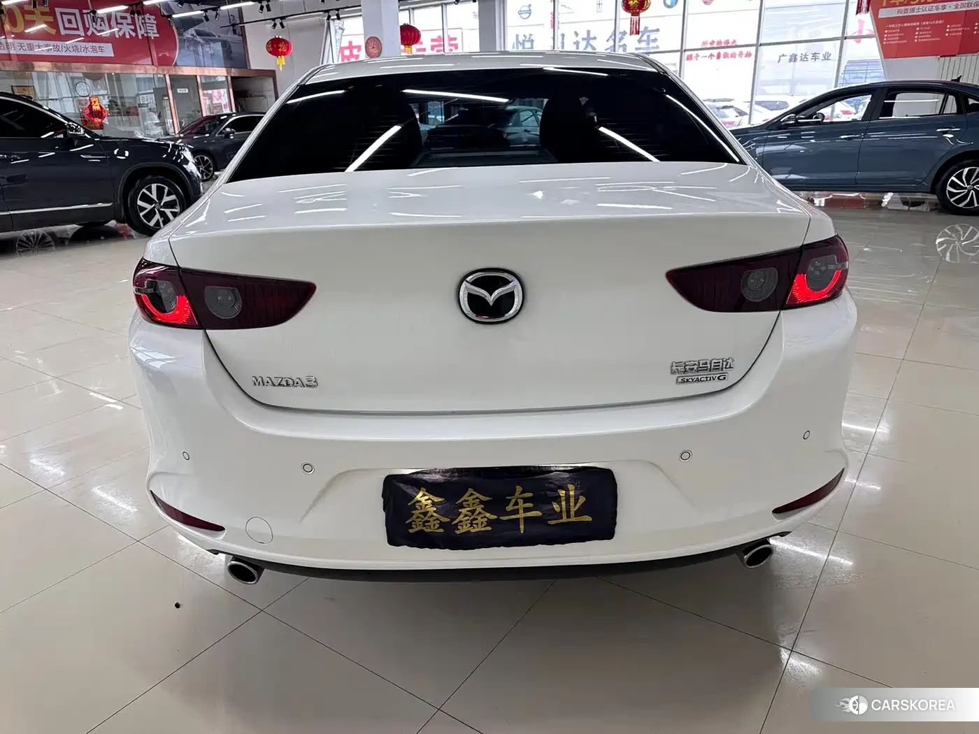 Mazda 3 2023 Белый из Китая