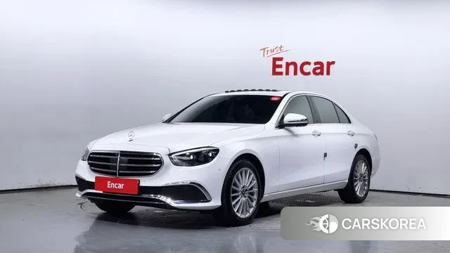 Mercedes-Benz E-Class W213 2023 Белый из Кореи
