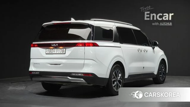 Kia Carnival 4th generation 2023 Белый из Кореи
