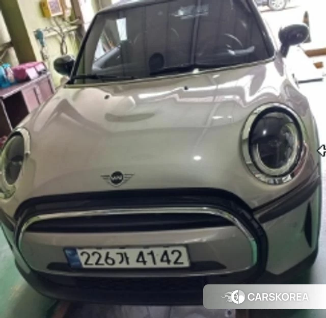 Mini Cooper Convertible 2024 Серый из Кореи