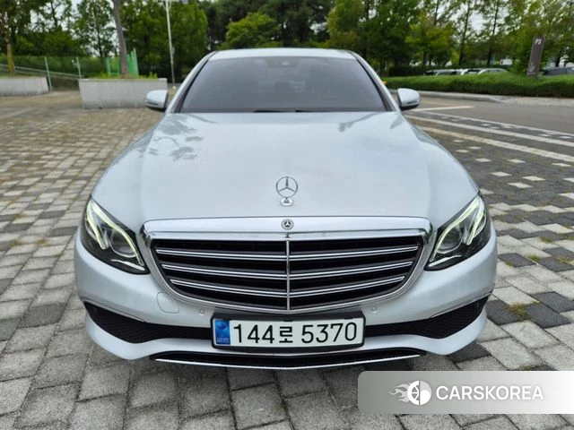 Mercedes-Benz E-Class W213 2020 Серебряный из Кореи