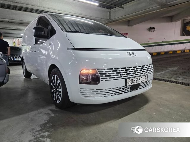 Hyundai Staria 2022 Белый из Кореи