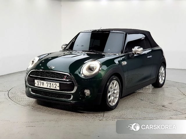 Mini Cooper Convertible 2018 Темно-зеленый из Кореи