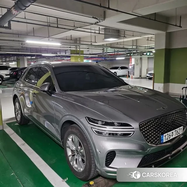 Genesis GV70 2023 Серебристо-серый из Кореи