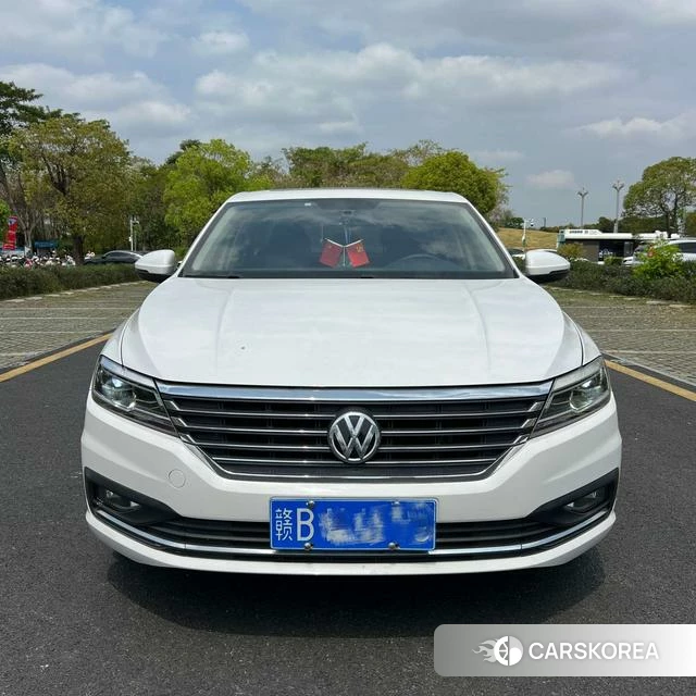 Volkswagen Lavida 2021 Белый из Китая