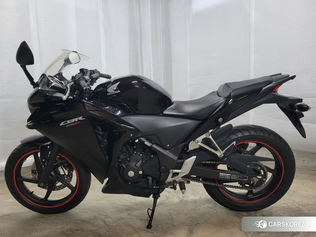 Проданный Honda CBR250R 2013 из Японии, фото 2