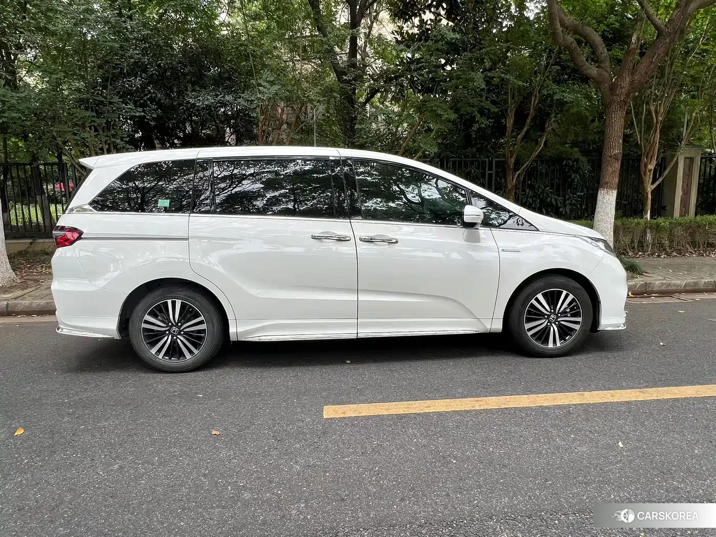 Honda Odyssey 2021 Белый из Китая