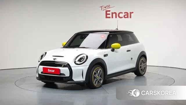 Mini Cooper Electric 2023 Белый из Кореи