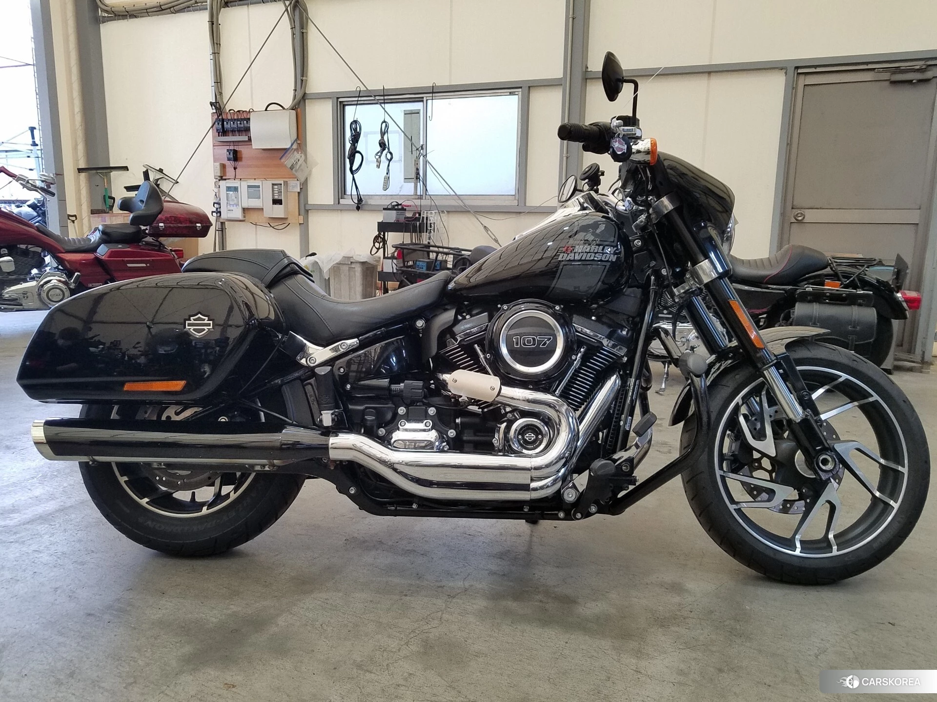 Проданный Harley-Davidson Softail Sport Glide FLSB1750 2023 из Японии, фото 4