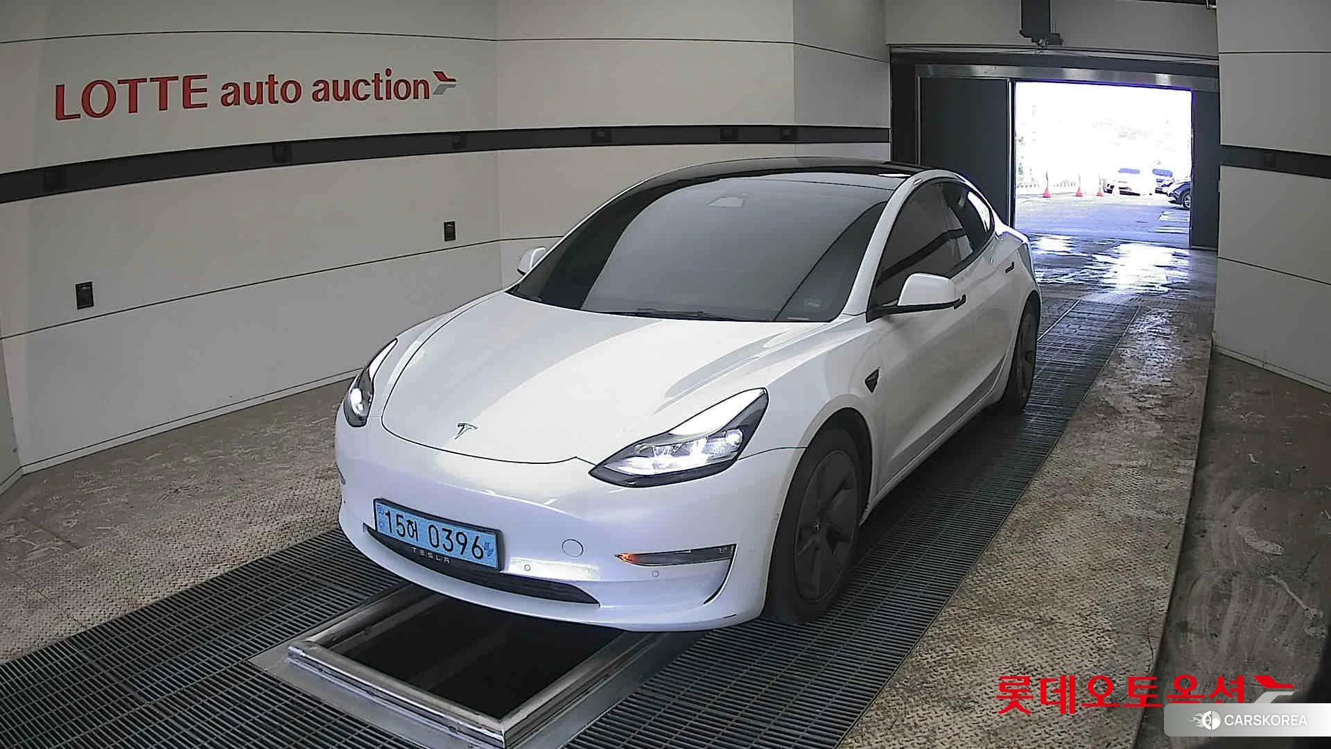 Tesla Model 3 Long Range 2022 Pearl White Multi-coat из Кореи