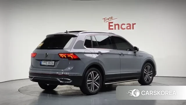 Volkswagen Tiguan second Generation 2022 Серый из Кореи