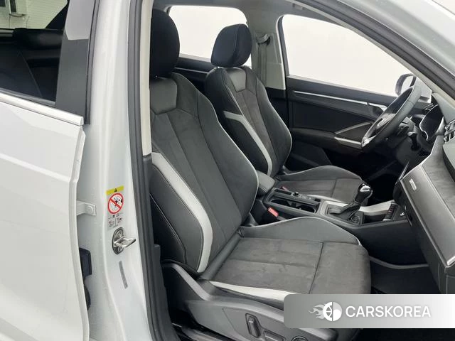 Audi Q3 2022 Белый из Китая