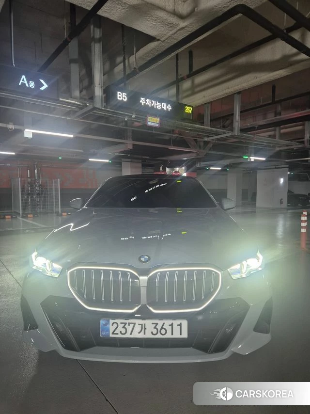 BMW 5 Series (G60) 2025 Цвет галактики из Кореи