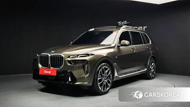 BMW X7 (G07) 2024 Песочный из Кореи