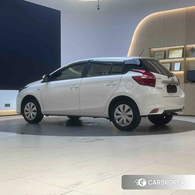 Toyota YARIS L Zhixuan 2022 Белый из Китая