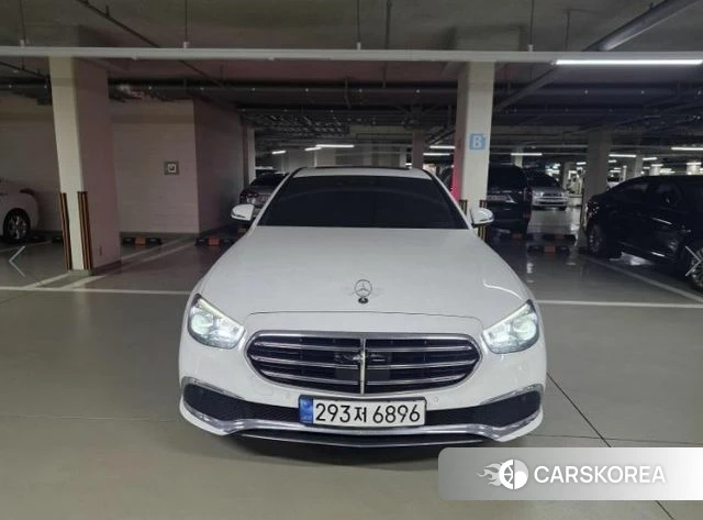 Mercedes-Benz E-Class W213 2021 Белый из Кореи