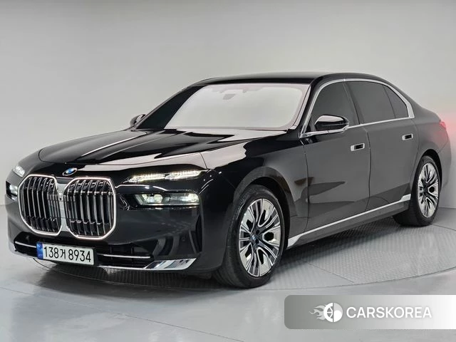BMW 7 Series (G70) 2023 Черный из Кореи