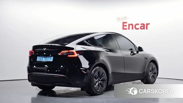 Tesla Model Y 2025 Черный из Кореи