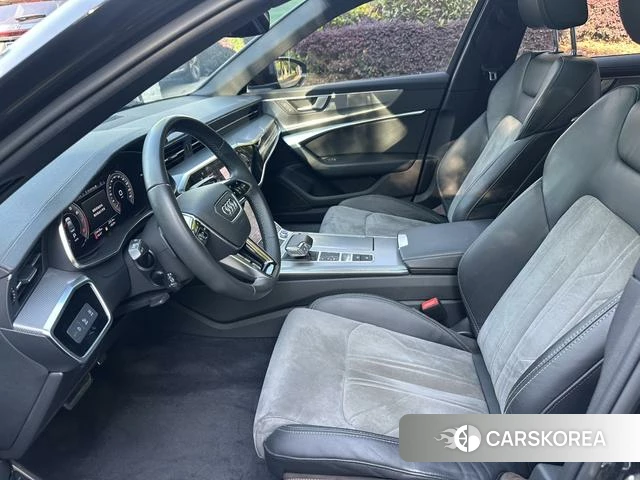 Audi A6L 2021 Черный из Китая