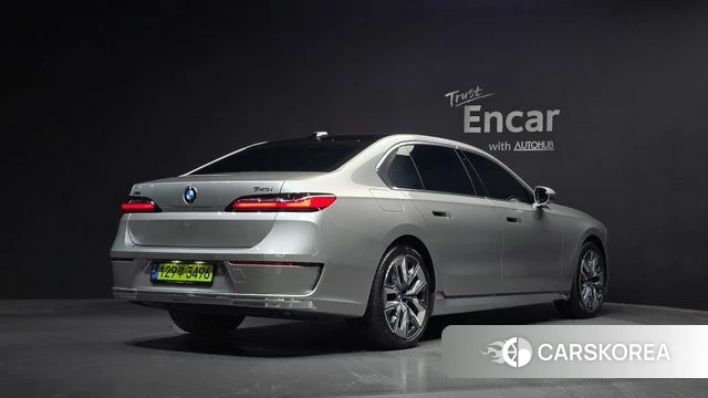 BMW 7 Series (G70) 2024 Серебряный из Кореи