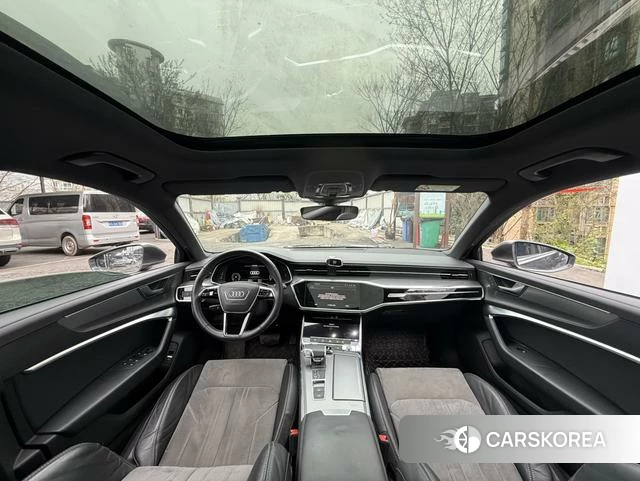 Audi A6L 2021 Черный из Китая