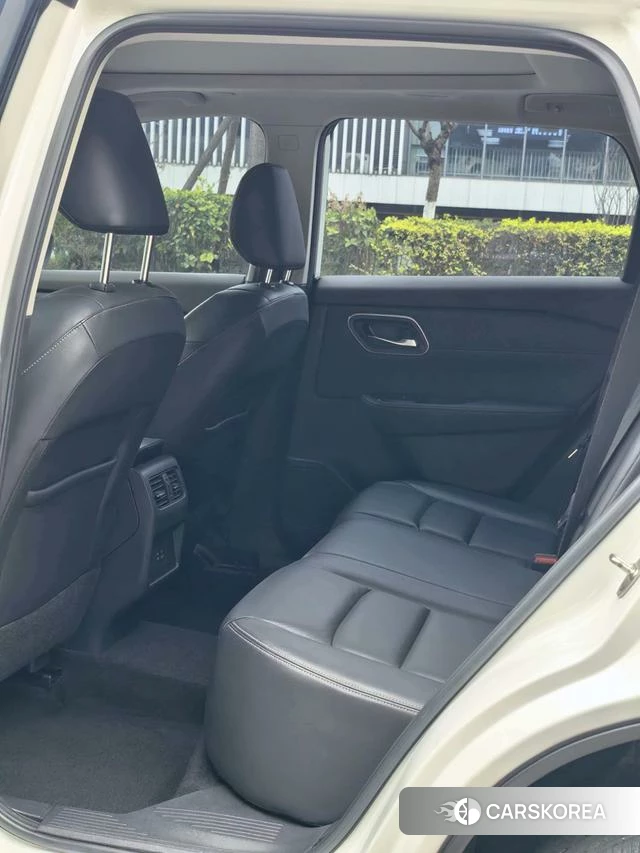 Nissan Qijun 2022 Белый из Китая