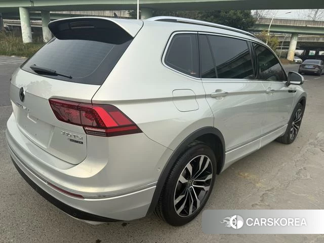 Volkswagen Tiguan L 2021 Шампань из Китая