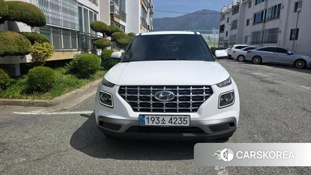 Hyundai Venue 2024 Жемчужный цвет из Кореи