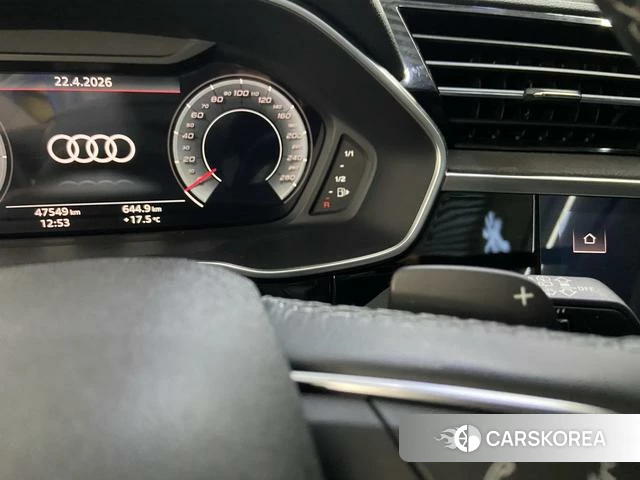 Audi Q3 2022 Белый из Китая