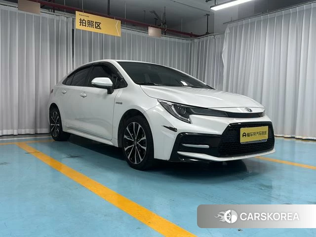 Toyota Lei Ling 2021 Белый из Китая