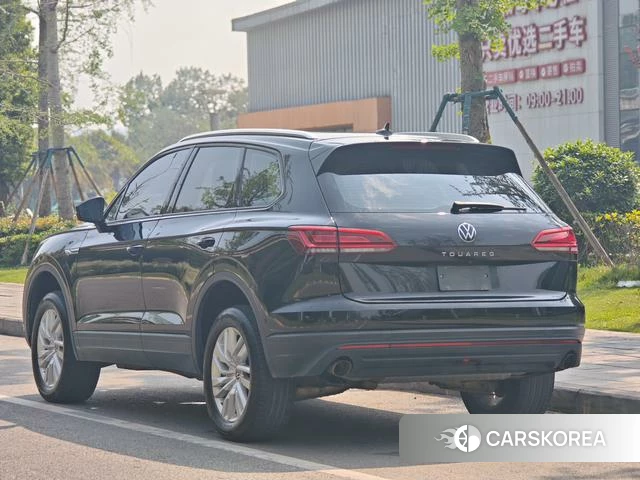 Volkswagen Touareg 2021 Черный из Китая