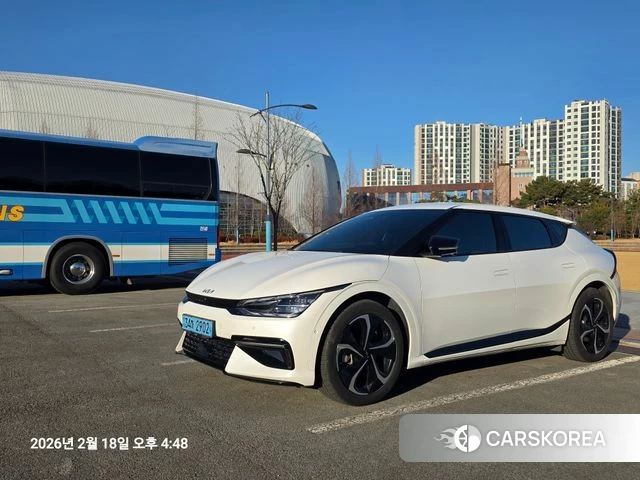 Kia EV6 2023 Белый из Кореи