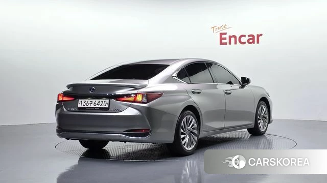 Lexus ES300h 7th generation 2021 Песочный из Кореи