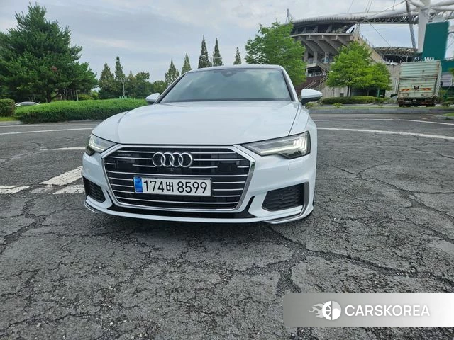Audi A6 (C8) 2023 Жемчужный цвет из Кореи