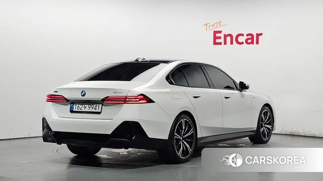 BMW 5 Series (G60) 2025 Белый из Кореи