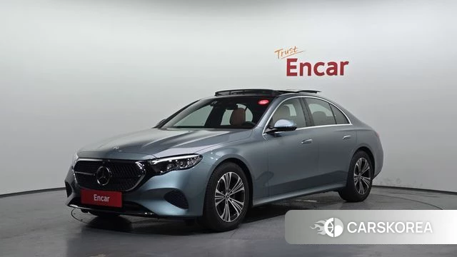 Mercedes-Benz E-Class W214 2025 Синий нефрит из Кореи