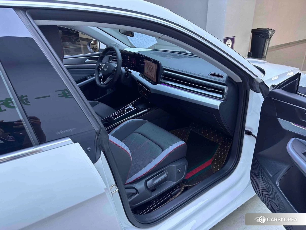 Volkswagen Lingdu 2022 Белый из Китая