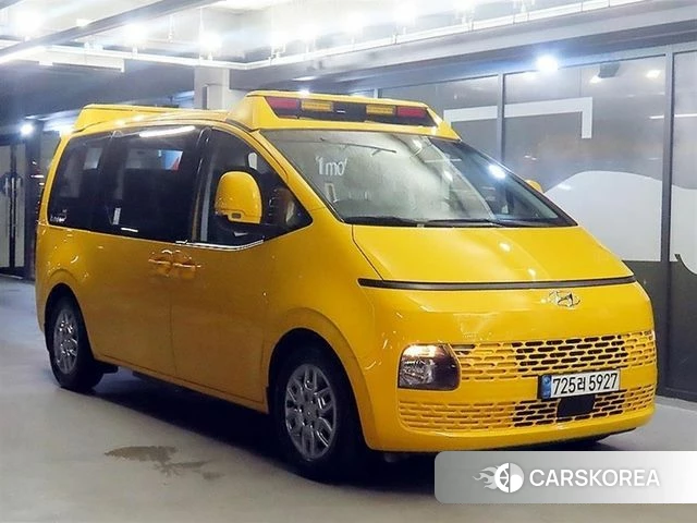 Hyundai Staria 2023 Желтый из Кореи