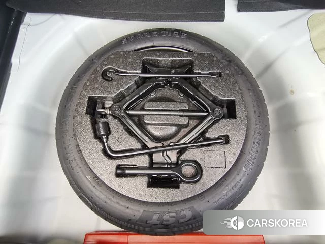 Kia Yi Ran 2023 Белый из Китая