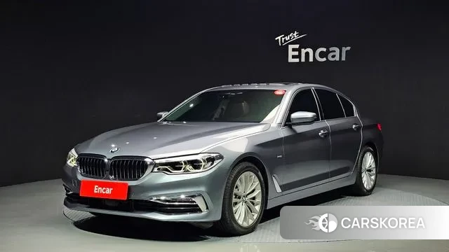 BMW 5 Series (G30) 2018 Серебристо-серый из Кореи