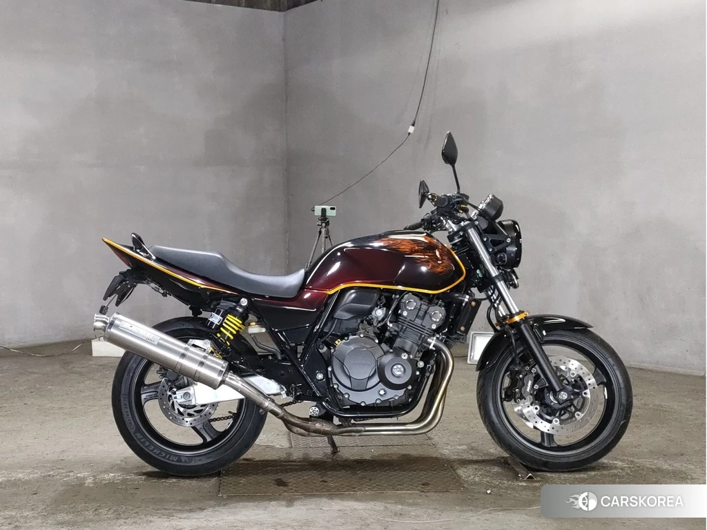 Проданный Honda CB400SF 2010 из Японии